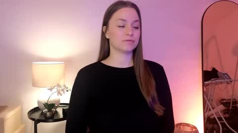 Snapshot of milafleur chatting on February 15, 2025, 9:05 am Mila Fleur online show from February 15, 2025, 9:05 am