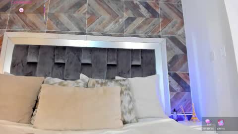    online show from September 13, 2025, 10:37 am