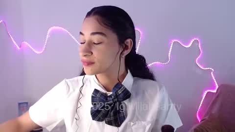 Snapshot of milah_hearrty chatting on September 21, 2025, 5:47 pm Milah online show from September 21, 2025, 5:47 pm