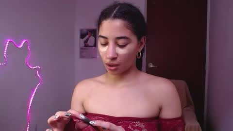 Snapshot of milah_hearrty chatting on October 21, 2025, 7:25 pm Milah online show from October 21, 2025, 7:25 pm