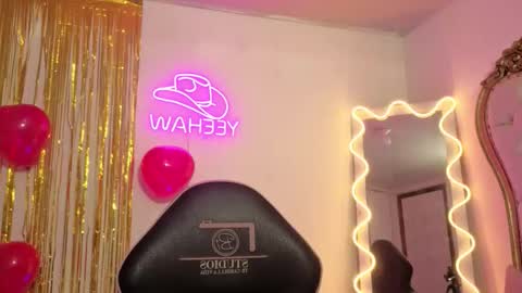 milah_tay online show from February 17, 2026, 11:40 am