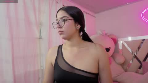 Snapshot of milah_tay chatting on May 23, 2026, 11:36 am milah_tay online show from May 23, 2026, 11:36 am