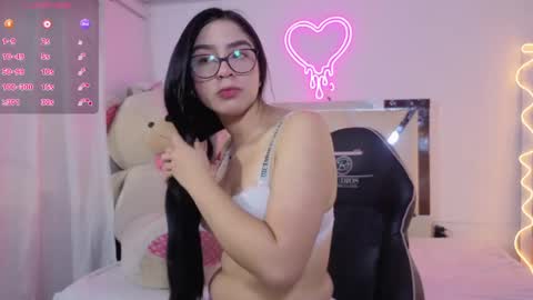 Snapshot of milah_tay chatting on June 6, 2026, 11:37 am milah_tay online show from June 6, 2026, 11:37 am