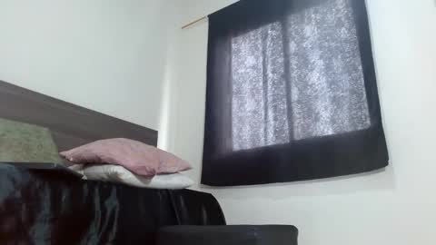 Snapshot of milahot23 chatting on January 10, 2025, 5:02 pm mila online show from January 10, 2025, 5:02 pm