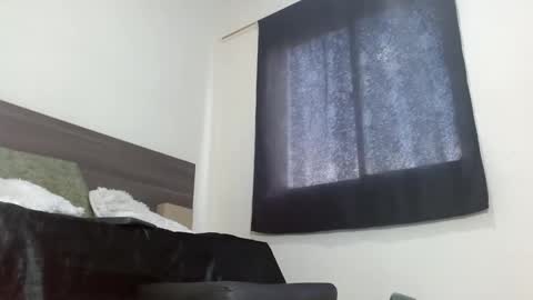 Snapshot of milahot23 chatting on January 19, 2025, 4:14 pm mila online show from January 19, 2025, 4:14 pm