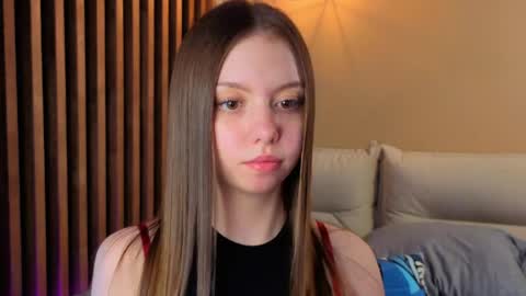 Mila online show from May 6, 2026, 3:39 pm