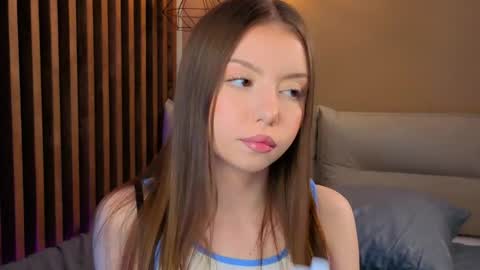 Mila online show from May 8, 2026, 3:06 pm