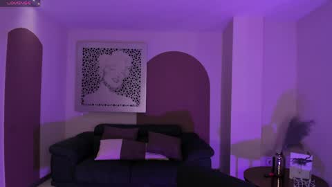 Snapshot of milalawrence_ chatting on May 17, 2026, 11:28 am Mila online show from May 17, 2026, 11:28 am