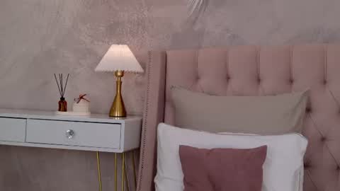 Snapshot of milaleoneli chatting on July 13, 2026, 3:59 pm milaleoneli online show from July 13, 2026, 3:59 pm