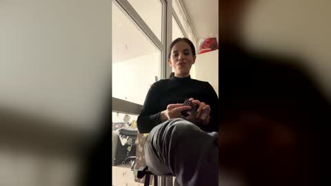 milalunaa online show from March 16, 2026, 8:24 pm