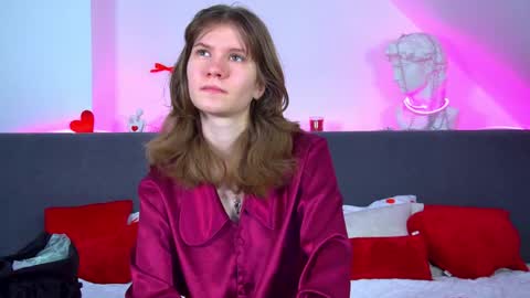 Mila online show from February 27, 2026, 12:05 pm