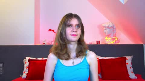 Snapshot of milamaelis chatting on March 18, 2026, 6:33 pm Mila online show from March 18, 2026, 6:33 pm