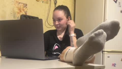 milamisss online show from April 18, 2026, 7:18 pm
