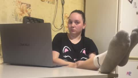milamisss online show from April 18, 2026, 7:58 pm