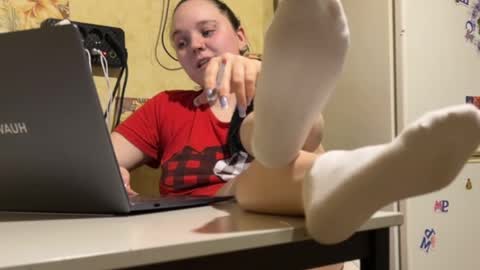 milamisss online show from April 21, 2026, 8:01 pm