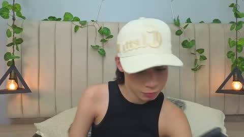Snapshot of milan_zapata chatting on May 5, 2026, 10:40 pm MILAN online show from May 5, 2026, 10:40 pm