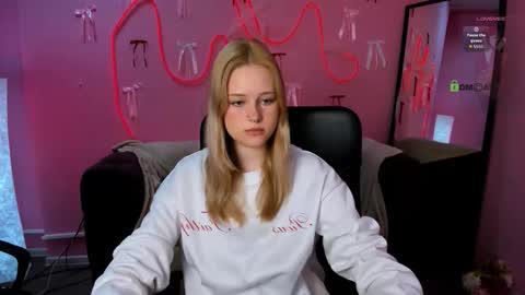 Mila online show from March 17, 2026, 6:50 am