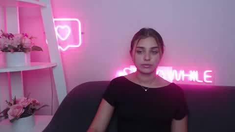 milanaangelas online show from February 1, 2025, 2:56 pm