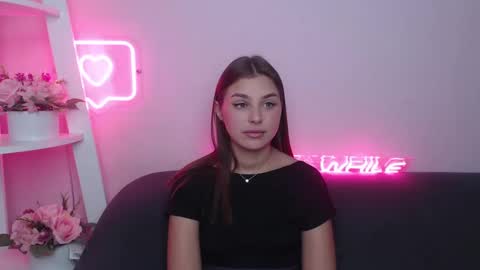 milanaangelas online show from February 11, 2025, 5:58 am