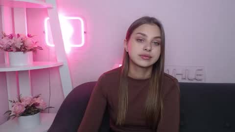 milanaangelas online show from September 21, 2025, 4:36 am