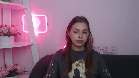 milanaangelas online show from September 22, 2025, 4:36 am