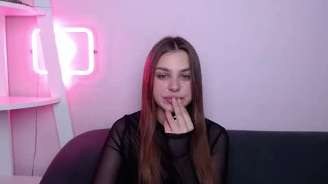 milanaangelas online show from April 4, 2026, 4:37 pm