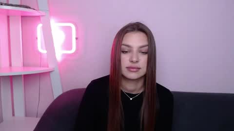 milanaangelas online show from April 5, 2026, 4:53 am