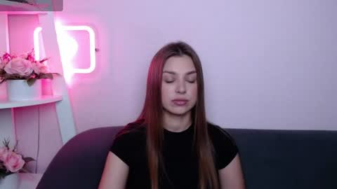 milanaangelas online show from June 14, 2026, 4:58 am