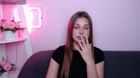 milanaangelas online show from June 20, 2026, 4:48 am