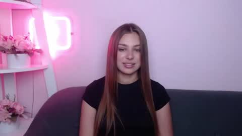 milanaangelas online show from July 4, 2026, 4:40 am