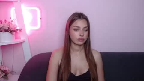 milanaangelas online show from July 19, 2026, 4:49 am