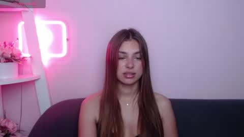 milanaangelas online show from July 25, 2026, 5:05 am