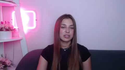 milanaangelas online show from August 3, 2026, 7:39 pm