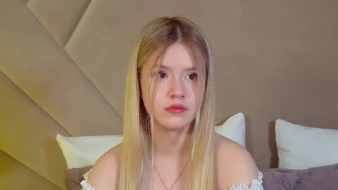 MilanaBalmain online show from January 19, 2026, 5:44 am