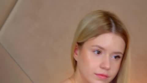 MilanaBalmain online show from February 3, 2026, 6:22 am