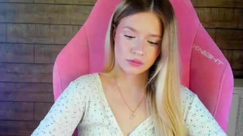 MilanaBalmain online show from May 22, 2026, 4:30 am