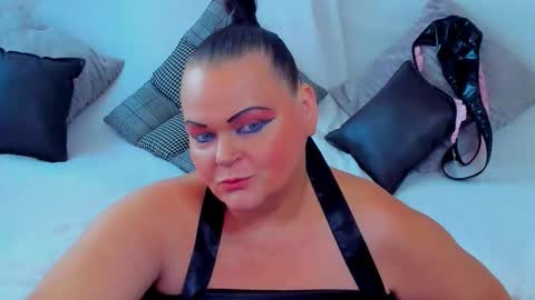 Lana online show from October 8, 2025, 7:28 am