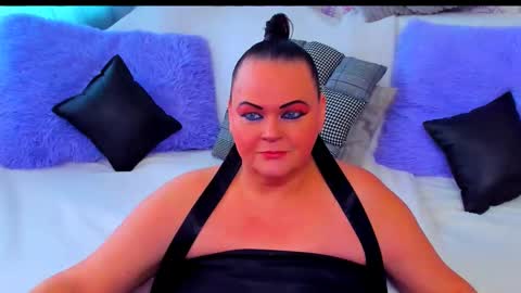 Lana online show from November 18, 2025, 9:25 am