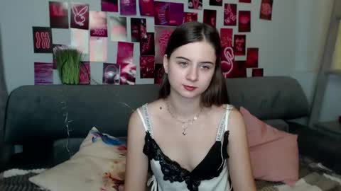 Snapshot of milanaroz chatting on September 28, 2025, 5:13 am milanaroz online show from September 28, 2025, 5:13 am