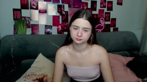 Snapshot of milanaroz chatting on October 16, 2025, 4:57 am milanaroz online show from October 16, 2025, 4:57 am