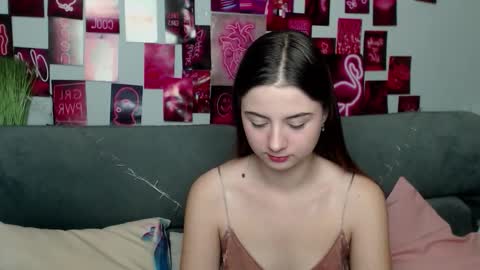 Snapshot of milanaroz chatting on October 17, 2025, 4:59 am milanaroz online show from October 17, 2025, 4:59 am