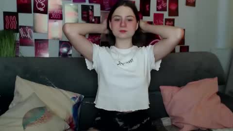 Snapshot of milanaroz chatting on October 26, 2025, 5:57 am milanaroz online show from October 26, 2025, 5:57 am