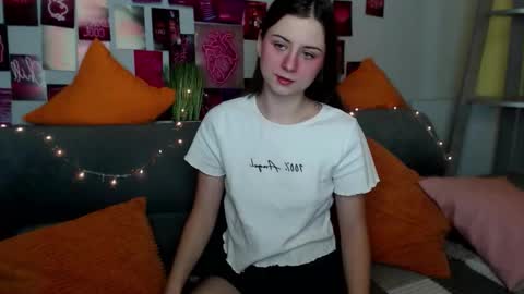 Snapshot of milanaroz chatting on October 30, 2025, 5:53 am milanaroz online show from October 30, 2025, 5:53 am