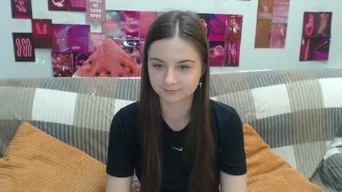 milanaroz online show from June 27, 2026, 12:44 pm