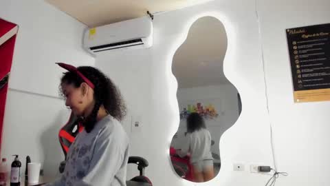 Snapshot of milanhtx2 chatting on January 5, 2025, 12:09 am milanx2 online show from January 5, 2025, 12:09 am