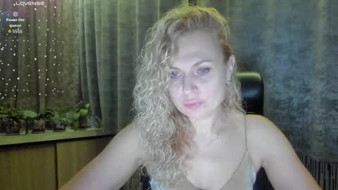 Snapshot of milanna_x chatting on October 12, 2025, 8:52 pm milanna_x online show from October 12, 2025, 8:52 pm