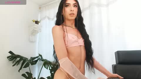 Snapshot of milansantana24 chatting on December 3, 2024, 9:34 pm MILAN SANTANA online show from December 3, 2024, 9:34 pm