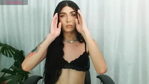 Snapshot of milansantana24 chatting on December 5, 2024, 12:41 am MILAN SANTANA online show from December 5, 2024, 12:41 am