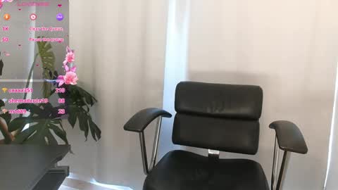 Snapshot of milansantana24 chatting on February 20, 2025, 9:09 pm MILAN SANTANA online show from February 20, 2025, 9:09 pm