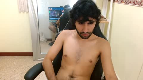 Snapshot of milanzaire chatting on January 6, 2025, 2:04 am milanzaire online show from January 6, 2025, 2:04 am